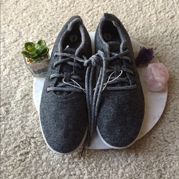 💥Flash Sale💥 NWT Men’s Allbirds Gray Wool Shoes - Picture 2 of 4